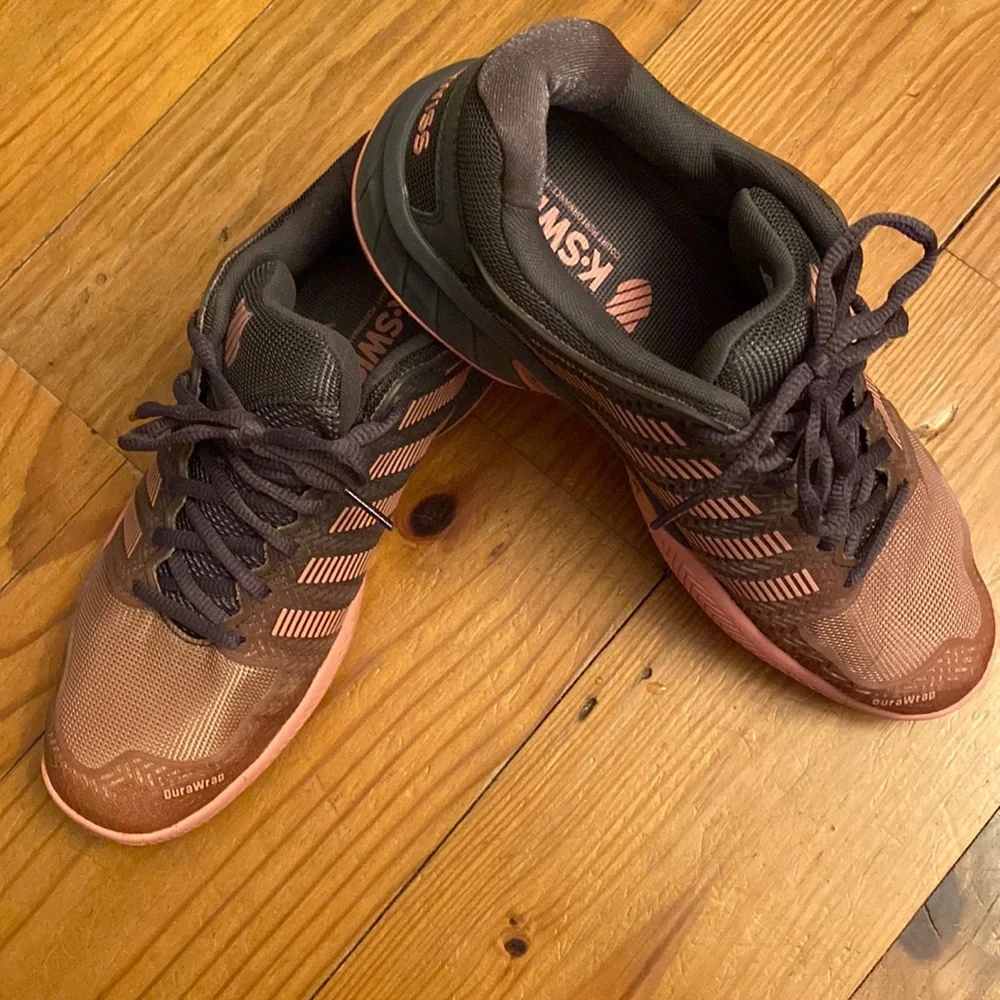 K-Swiss all court women’s tennis shoes, size 11, good support with wide toe box - Picture 1 of 3